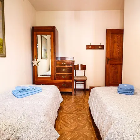 Casa Pini - Near The Lägenhet *