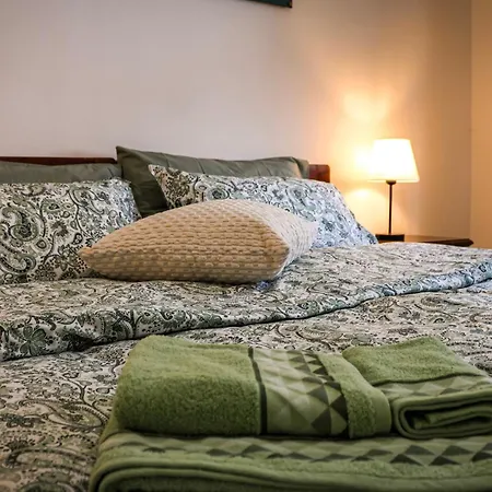 Casa Pini - Near The Lägenhet Auronzo di Cadore